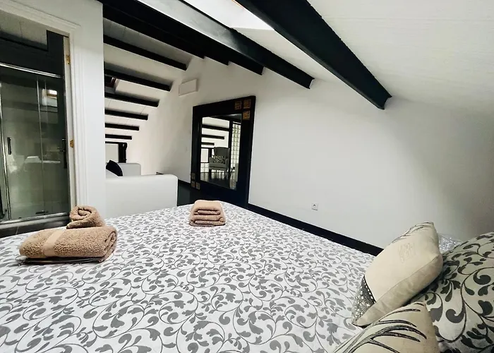 Casa Lola 엘메다노